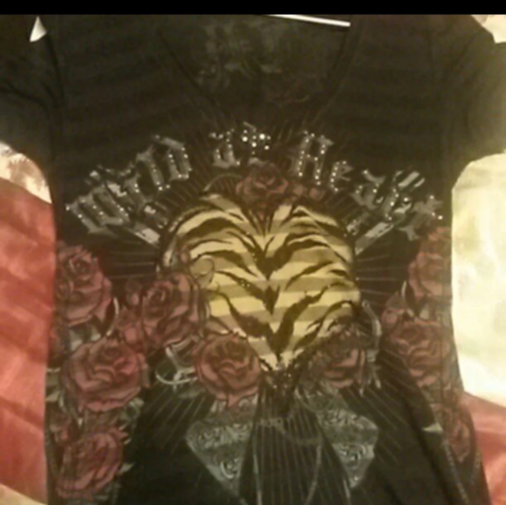 T shirt - Picture 2 of 3
